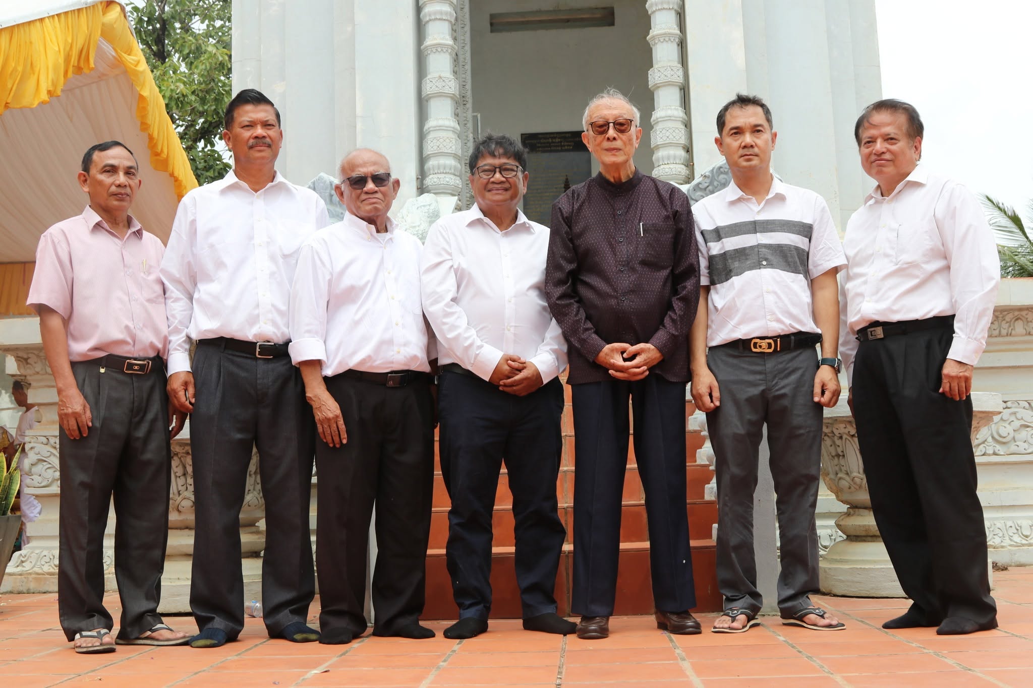 កិច្ចសម្ភាសន៍ឥស្សរជន ថ្នាក់ដឹកនាំនយោបាយជុំវិញពិធីបុណ្យទក្ខិណានុប្បទានជូនវីរជននយោបាយ